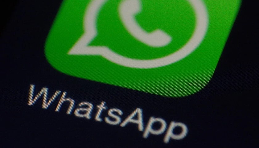 WhatsApp security bug